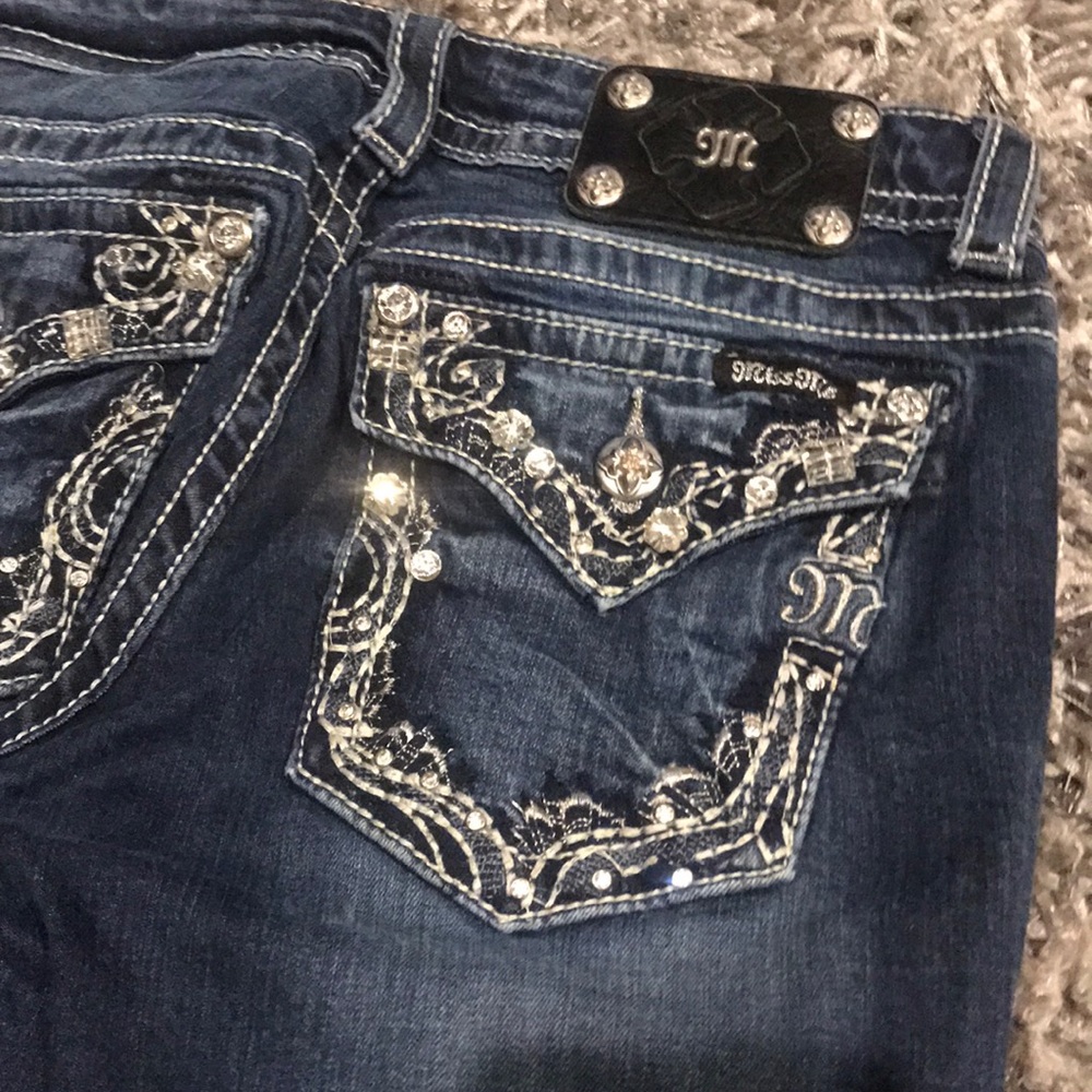 Miss me Jeans 30” out seam 41” Inseam is 33”